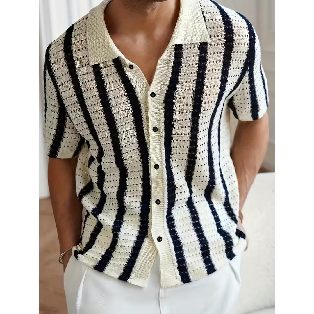 Men’s Short Sleeve Button Shirt with Vertical Pattern