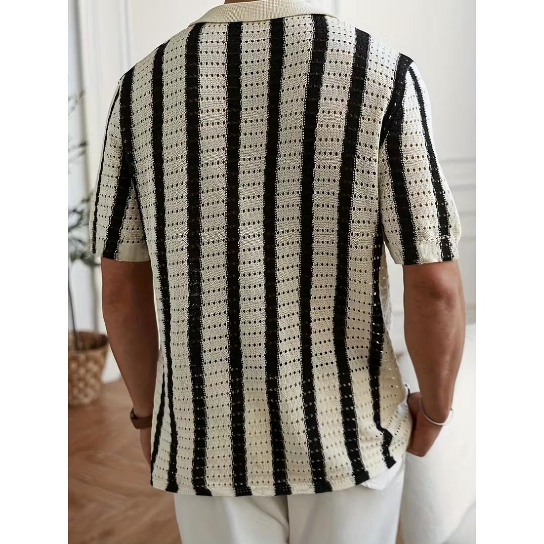 Men’s Short Sleeve Button Shirt with Vertical Pattern