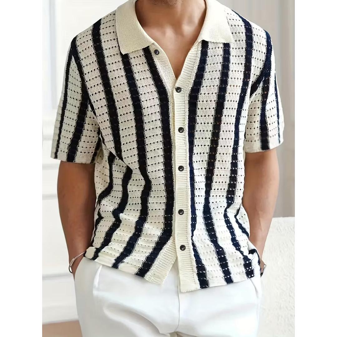 Men’s Short Sleeve Button Shirt with Vertical Pattern